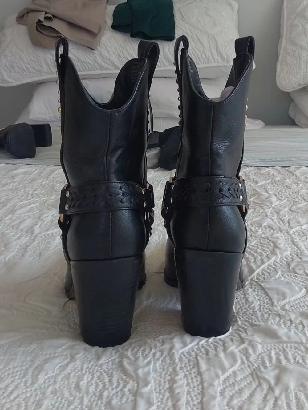 Jessica Simpson  Black ankle boots cowboy theme size 9.5  like new $35